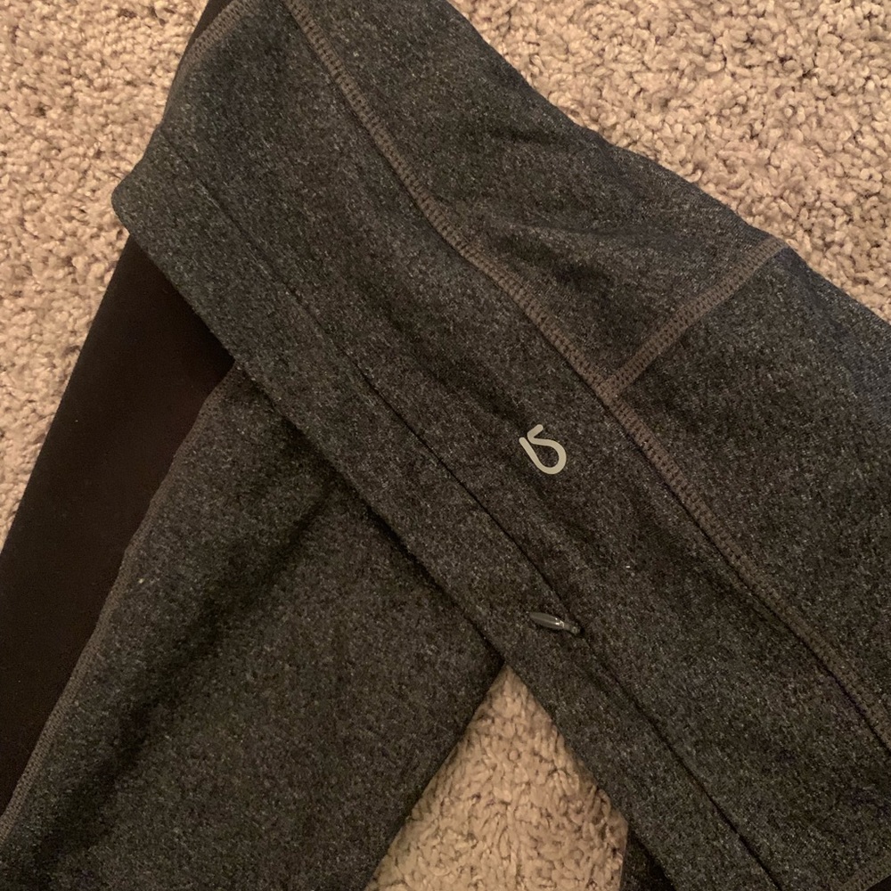 Grey/black leggings